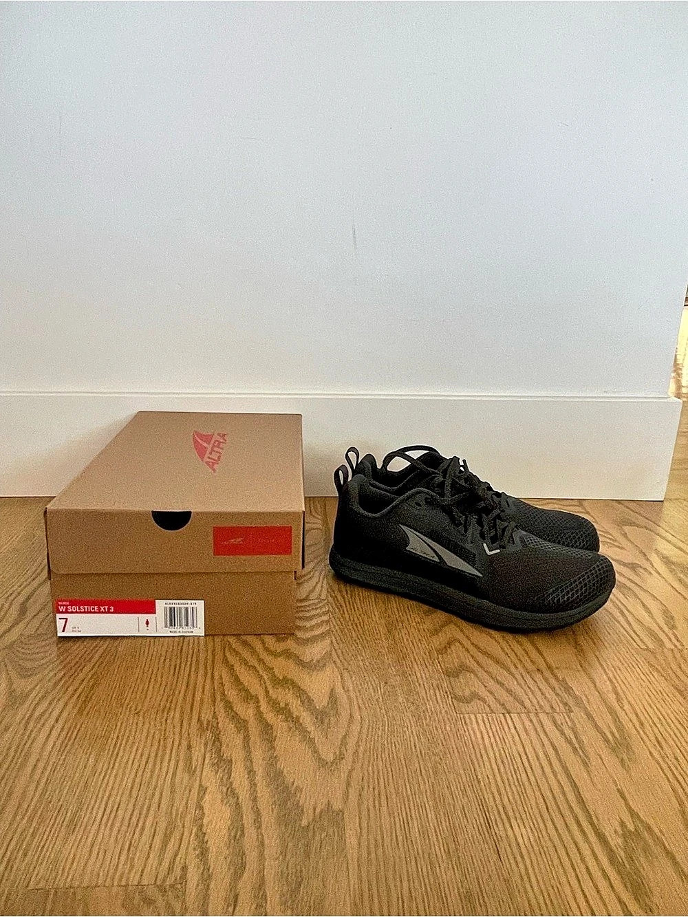 Altra Women’s Solstice XT 3 Black Shoes Sneaker US 7 New